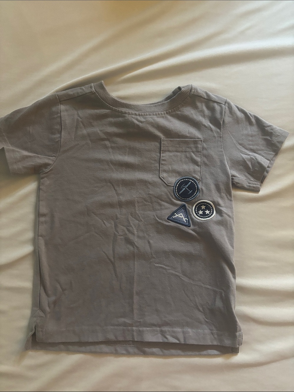 Kids Short Sleeve Pocket Tee with Patch Details - Gray
